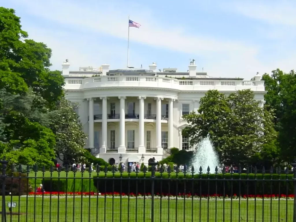 Potomac River Cruise & City Bus Tour with Optional Entry Tickets - DC